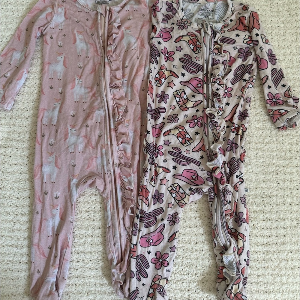 Caden Lane Ruffle Zipper Footies (2) Size 3-6 Months